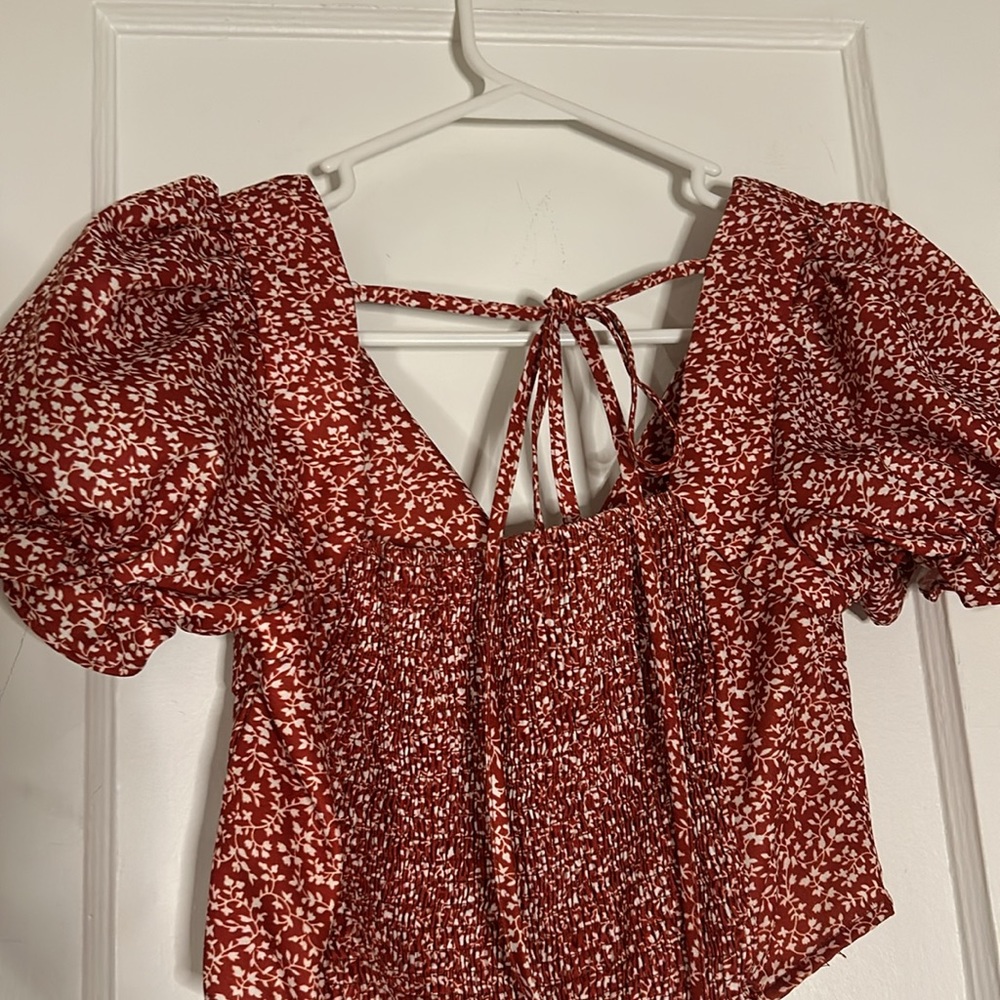 RED FLORAL TOP - Picture 5 of 5